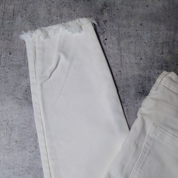 BlankNYC Cream Embroidered Jeans - Picture 5 of 10